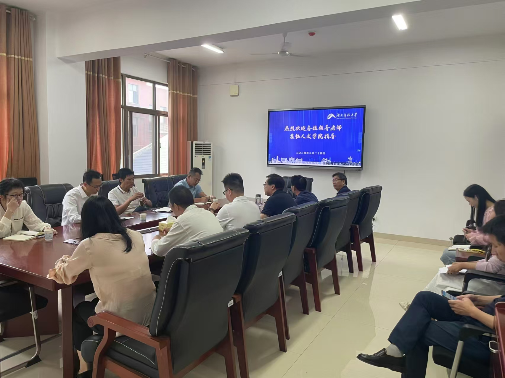 f83e50cc16c0456498c8427357eb9384.jpg f83e50cc16c0456498c8427357eb9384.jpg